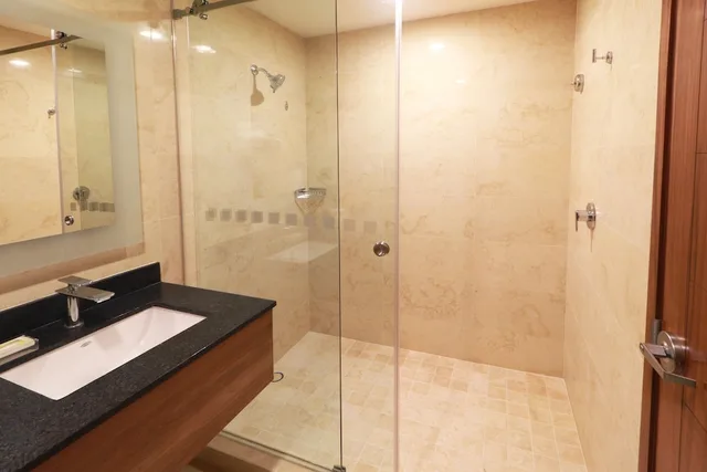 جناح بسرير كينج مع أريكة، Holiday Inn and Suites Puerto Vallarta Marina and Golf 2/2