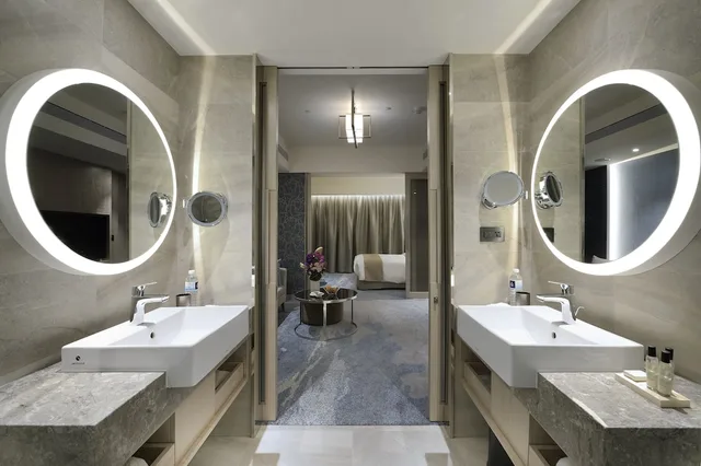 Junior Suite, Queen Bed, Caesar Park Hotel Banqiao 2/2