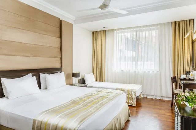 غرفة سوبيريور ثلاثية بسرير مزدوج وسرير فردي بغرفة نوم واحدة، Kandy City Hotel 2/5