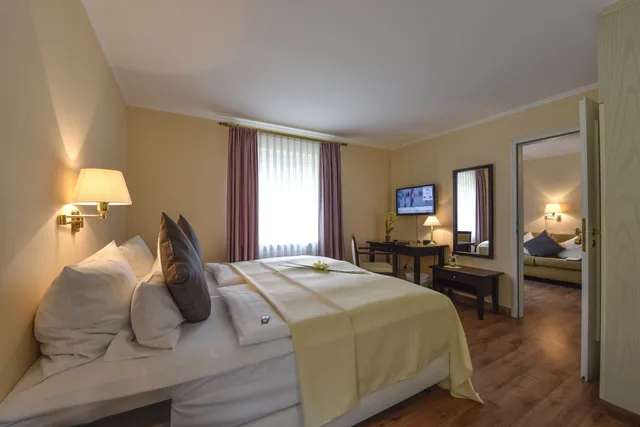 جناح جونيور بسرير كينج بإطلالة على الحديقة، Atrium Hotel Amadeus 1/10