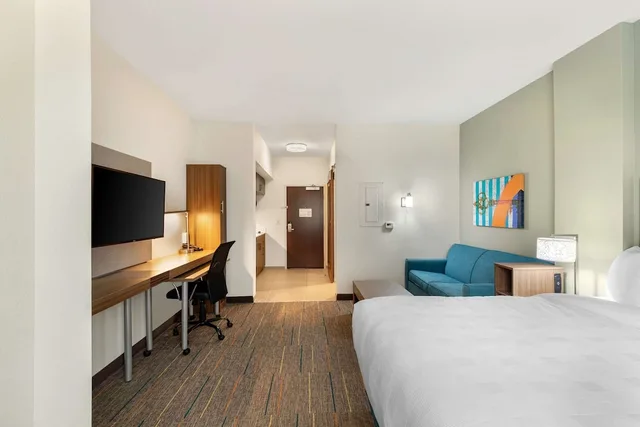 جناح بسرير كينج مع أريكة لذوي الإعاقة، Mainstay Suites Lancaster Dallas South 1/10