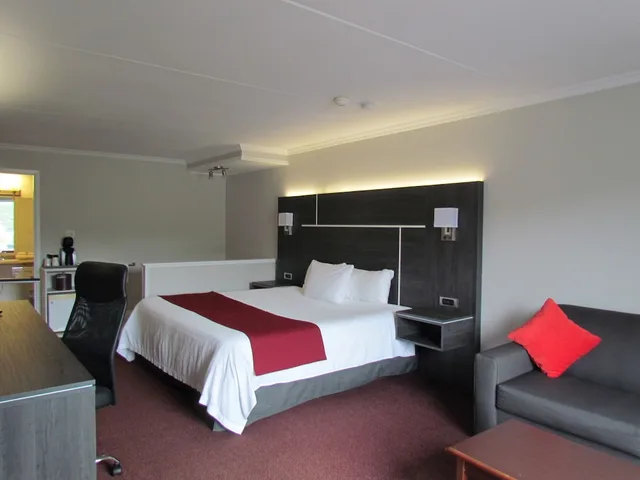 غرفة قياسية بسرير كينج، Rodeway Inn King William 3/10