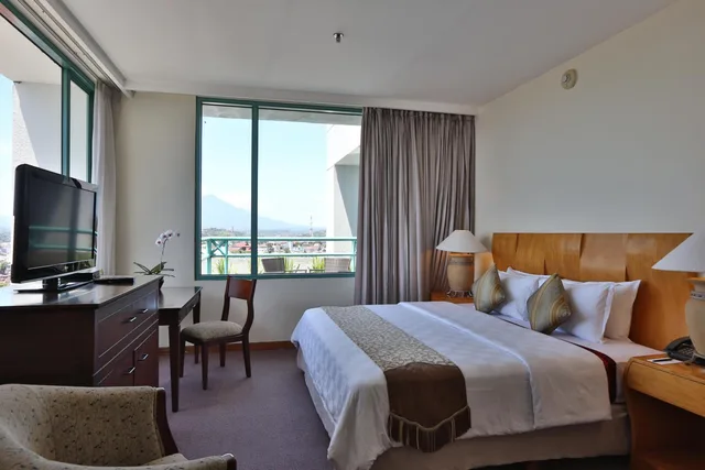 جناح بريميير بسرير كينج، Aryaduta Manado 4/5