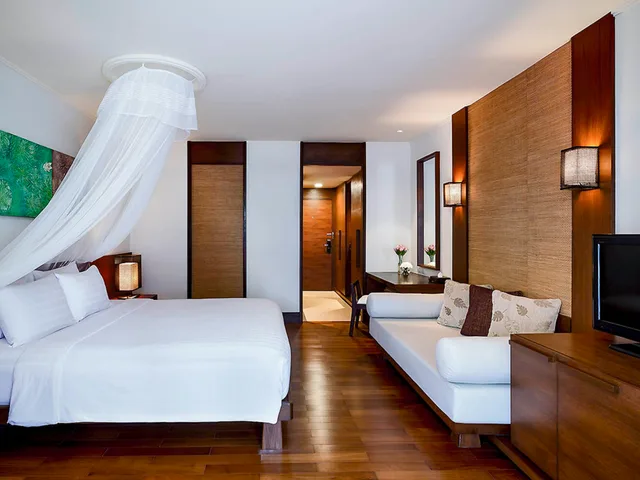 غرفة بسرير كينج بإطلالة على المسبح بشرفة، Pullman Pattaya Hotel G 3/3