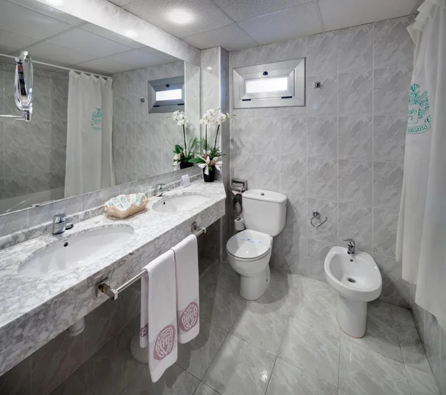 غرفة بسرير مزدوج أو سريرين منفصلين، Hotel Gaudi 5/5