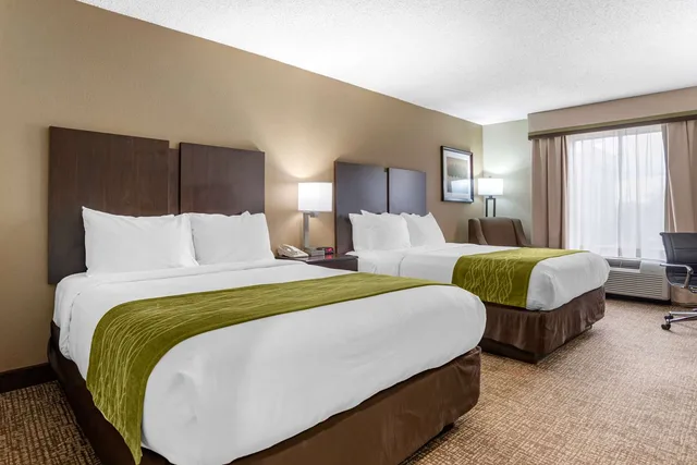 غرفة بسريرين كوين، Comfort Inn Pearl-Jackson 2/5