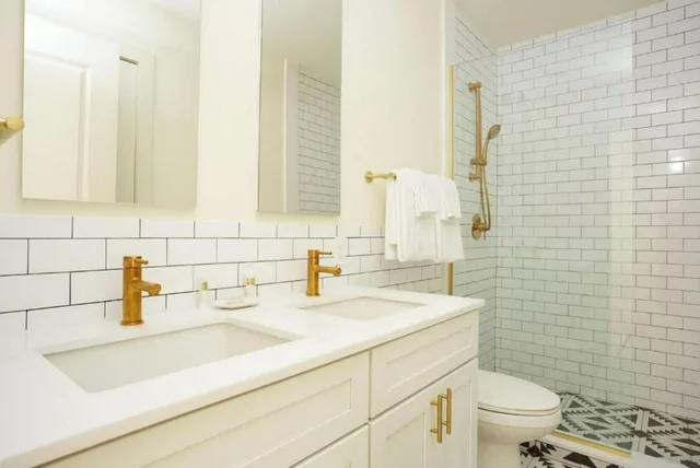 Guest Room, Queen Bed, Shared Kitchen، The Louie Hotel New Orleans, Belvilla District 6 Formerly Sonder 6/10
