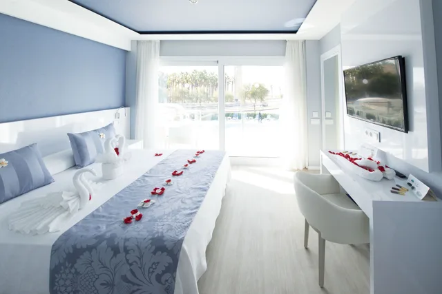 Premier, Twin Beds, Partial Sea View, Partial Line View, Masd Mediterraneo 6/10