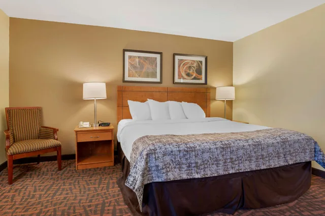 غرفة، Best Western Louisville East Inn & Suites 7/10