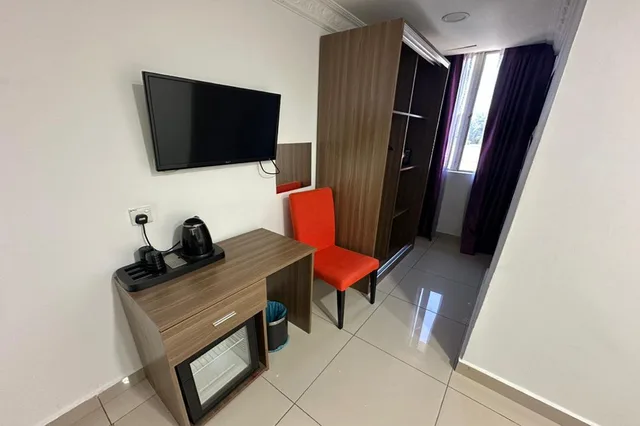 غرفة ديلوكس بسرير كوين، Zen Rooms Poorna Hotel 1/1