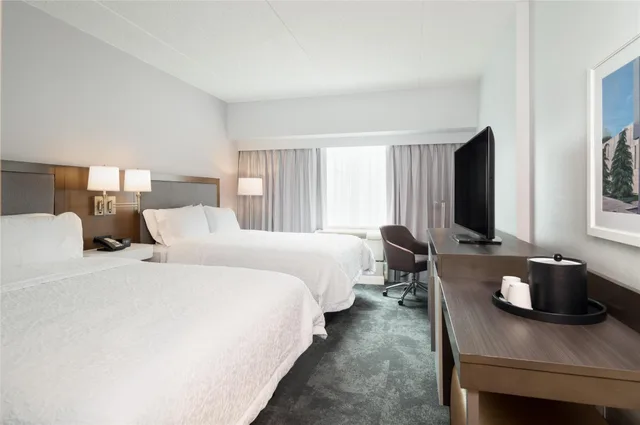 غرفة بريميوم بسريرين كوين، Hampton Inn Philadelphia Center City Convention Center 1/2