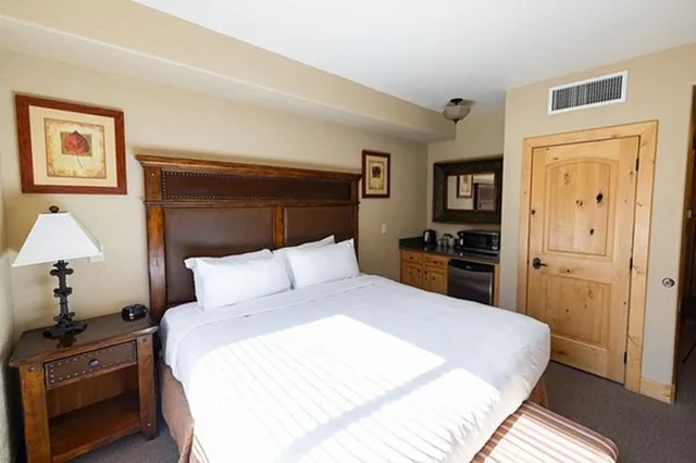 1 Bedroom, Suite, Silverado Lodge 3/10