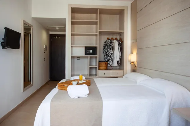 غرفة بشرفة مفردة بسرير مزدوج، Hotel Puchet Ibiza 9/10