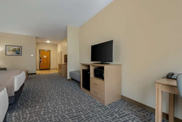 جناح بسريرين كوين مع أريكة، Best Western Plus Rumford Falls 3/6