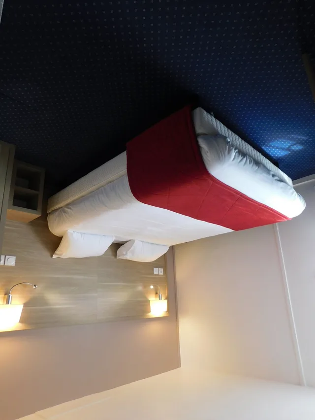 غرفة رباعية بسرير مزدوج وسريرين منفصلين، Hotel the Originals Tours Sud Ambacia Ex Inter Hotel Tours Sud Ambacia 1/7