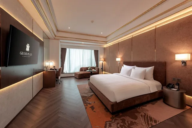 Room, King Bed, Grand Plaza Hanoi 1/3