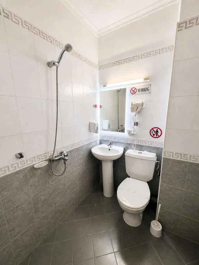 غرفة مفردة، Hotel Cheap 3/3