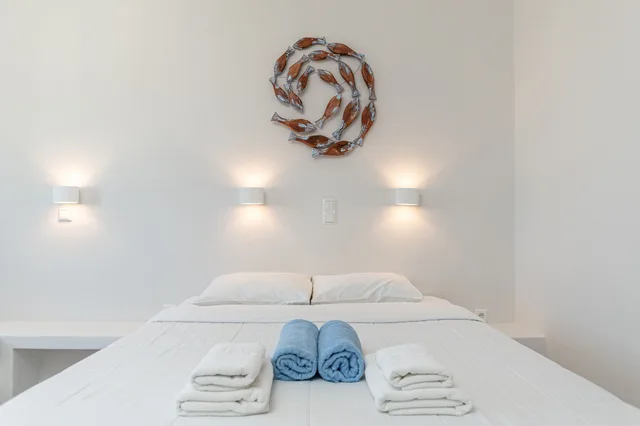 Deluxe, Suite, Queen Bed, Sofa, Hot Tub, Golden Sand Naxos 6/10