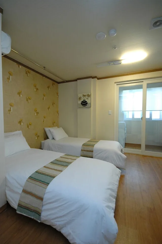 غرفة ديلوكس بسرير مزدوج، E Residence 1/4