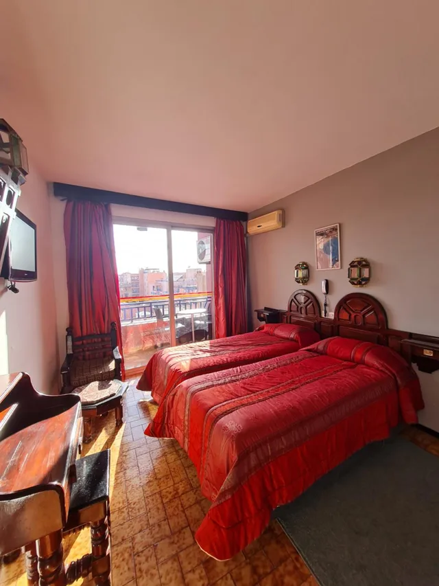 غرفة بسرير مزدوج بشرفة، Hotel Tachfine 3/10