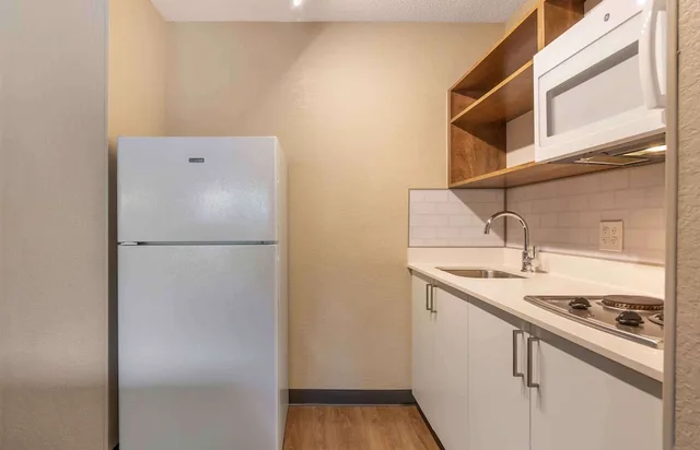 استوديو ديلوكس بسرير كوين مع أريكة لذوي الإعاقة، Extended Stay America Miami Airport Doral 25th St 2/3