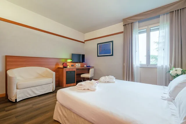 غرفة سوبيريور بسرير مزدوج، Shg Hotel Bologna 4/10