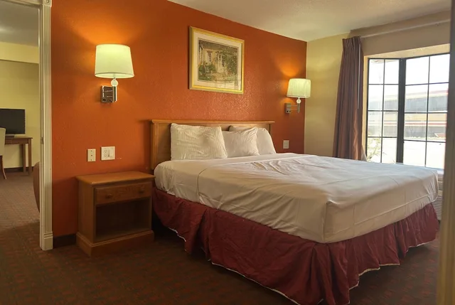 1 Bedroom, Suite, King Bed, Travelodge by Wyndham Lubbock 1/1