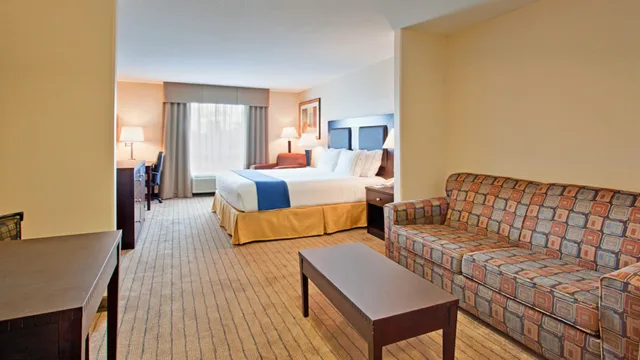 جناح بسرير كينج، Holiday Inn Express Hotel Suites Swift Current 6/10