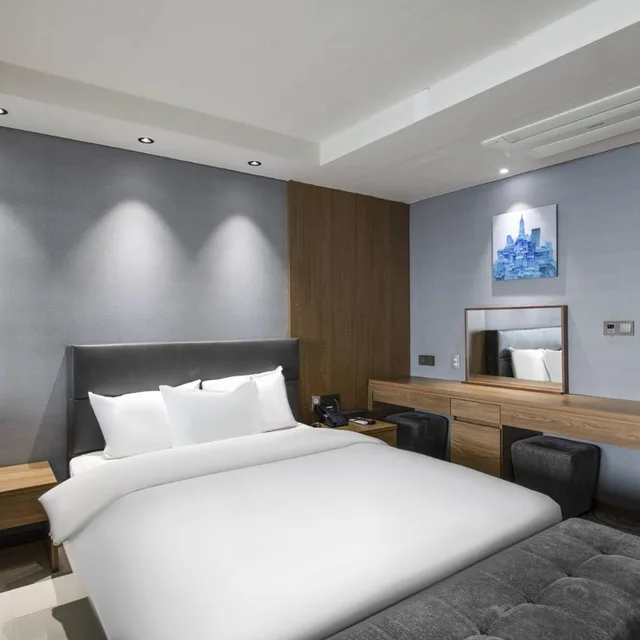 غرفة بريميير بسرير مزدوج بشرفة بجاكوزي، Western Grace Hotel 4/10