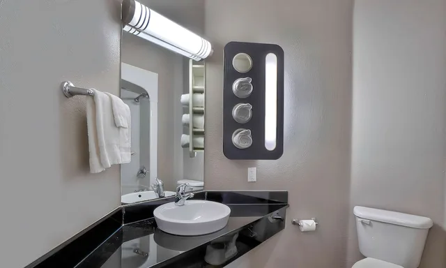 غرفة قياسية بسريرين مزدوجين، Motel6 Benbrook, TX - Fort Worth 4/6