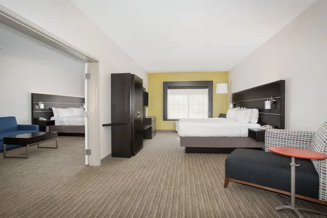 جناح بسريرين كينج مع أريكة، Holiday Inn Express Hotel And Suites Ft Collins 2/3