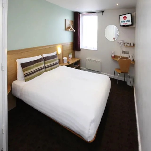 غرفة قياسية بسرير مزدوج أو سريرين منفصلين، Dolby Hotel Liverpool 1/2