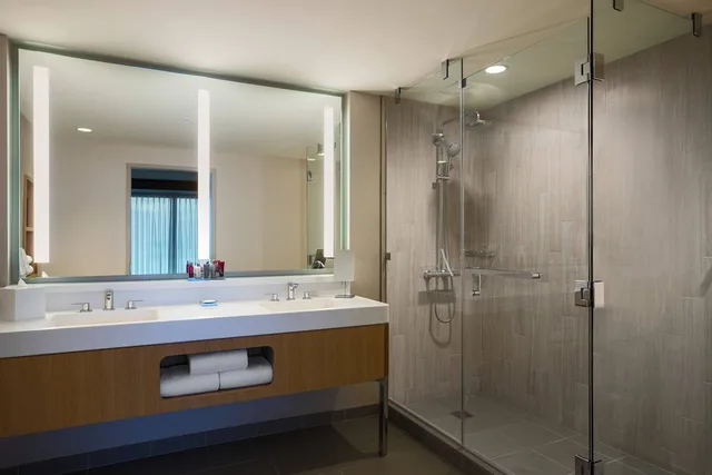 جناح تنفيذي بسرير كينج، MARRIOTT MARQUIS CHICAGO 5/5