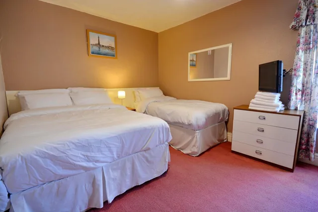 غرفة ثلاثية، Royal Oakwell Hotel 7/10