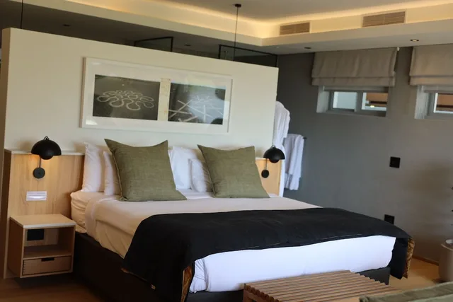 Garden Suite, King Bed، Clouds Estate 1/2