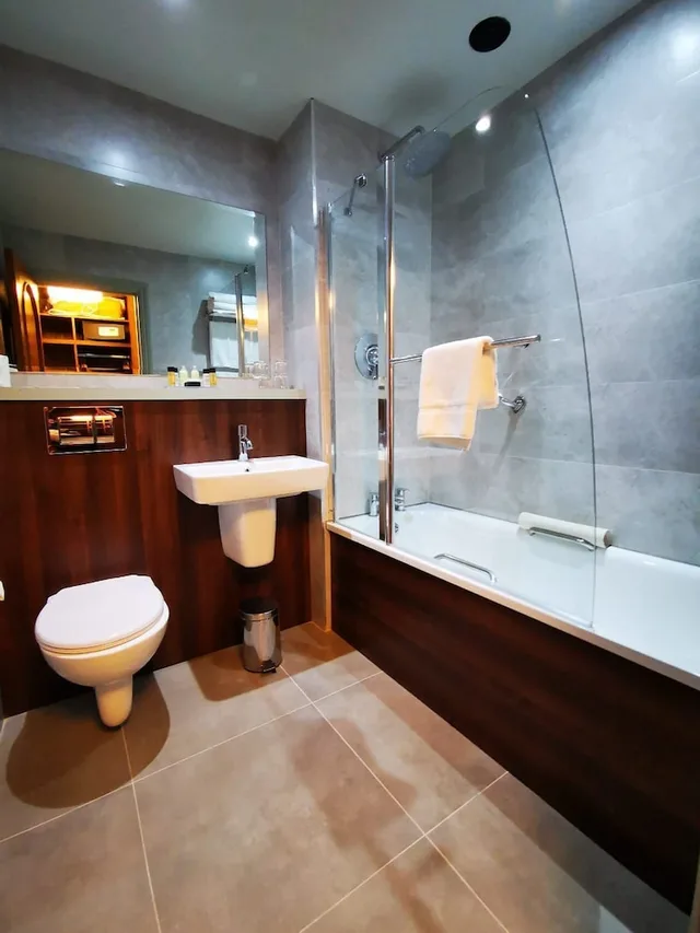 غرفة كلاسيكية مفردة بسرير كينج، BRIDGE HOUSE HOTEL, LEISURE CLUB & SPA 2/2