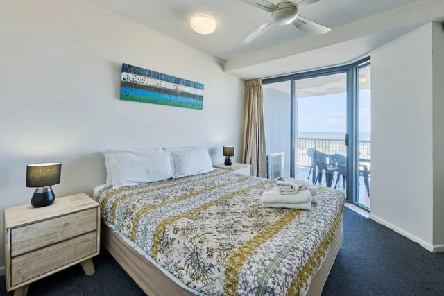3 Bedrooms, Apartment, Queen and Twin Beds, Mountain and Ocean View, Centrepoint Holiday Apartments 2/6
