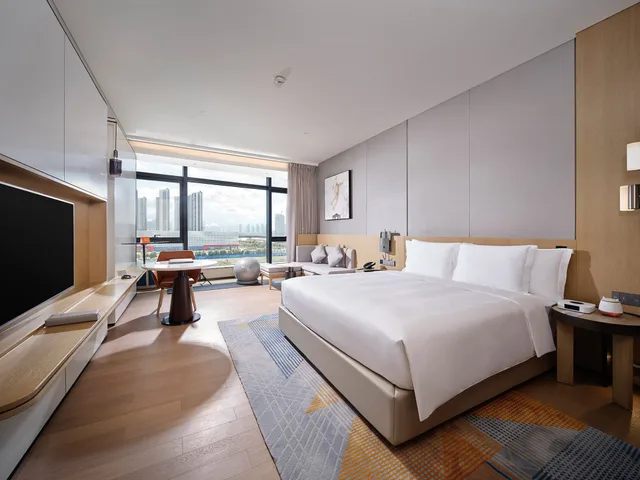 Premium, King Bed, Stadium View، Even Hotels Nanjing Yangtze River 1/6