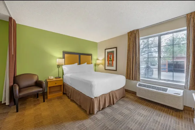 جناح بسرير كوين لذوي الإعاقة، MainStay Suites Las Vegas Convention Center 1/3