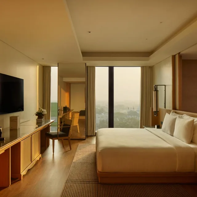 جناح جونيور، Hotel Tentrem Jakarta 3/6