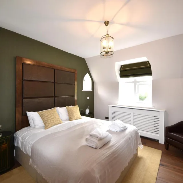 3 Bedrooms, Home، The Elvetham Hotel 3/5