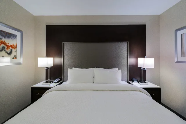 غرفة ركنية بسرير كينج، Fairfield Inn Suites Boston Cambridge 3/9