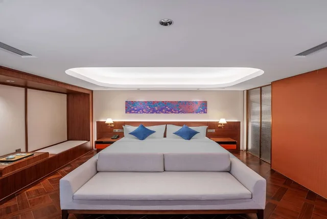 Business, Premier, Suite, King Bed, Wyndham Beijing North 1/5