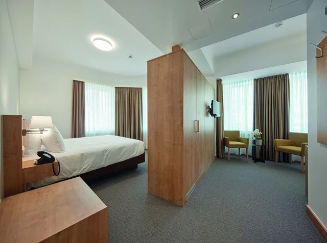 جناح جونيور بسرير كوين، City Hotel Luxembourg 2/3