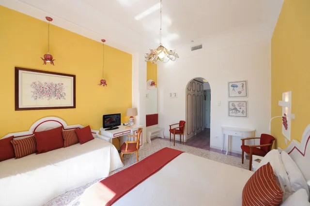 غرفة سوبيريور بسريرين منفصلين بإطلالة على البحر، Hotel La Bussola 4/8