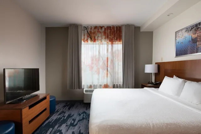 استوديو بسرير كينج مع أريكة لذوي الإعاقة، Fairfield Inn Suites Fort Worth Fossil Creek 2/3