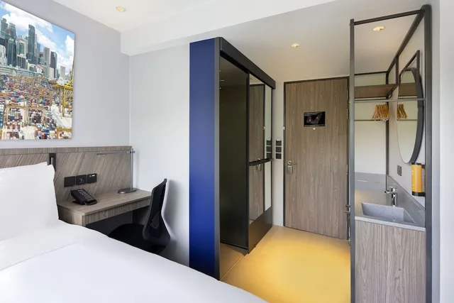 Friends & Family Triple، Travelodge Harbourfront Singapore 2/6