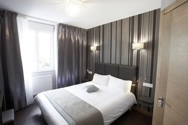 غرفة كومفورت بسرير كوين، Hôtel d’Orléans 5/5