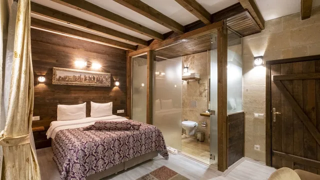 غرفة قياسية، In Stone House 4/10