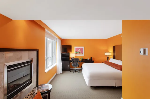 Courtyard, Deluxe, Queen Bed، Opus 4/6
